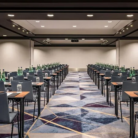 Отель Frankfurt Marriott