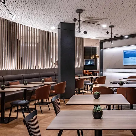Отель Frankfurt Marriott 5*