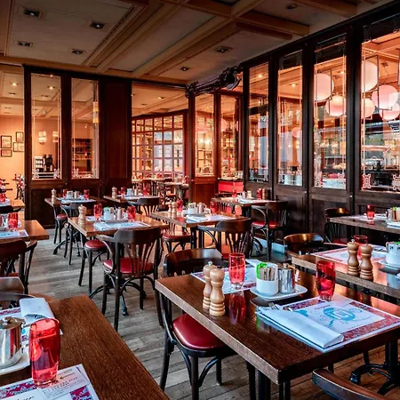 Отель Frankfurt Marriott 5*