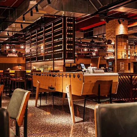 Отель Frankfurt Marriott 5*